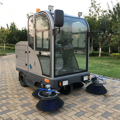 城市美容師 從傳統到電動，掃路車的演進與環衛新篇章